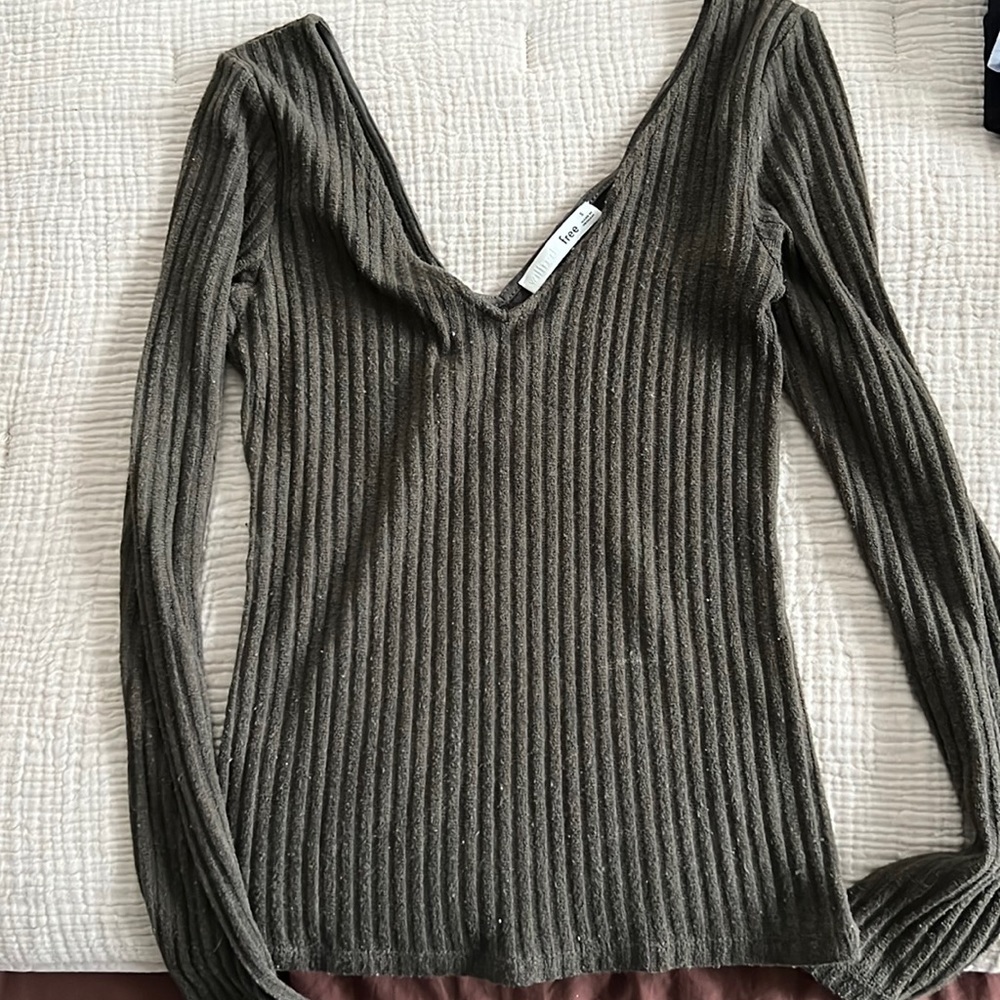 Wilfred Free sweater